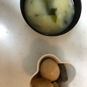 大根とわかめの味噌汁